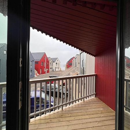 Stilren Leilighet I Henningsvær Exterior foto